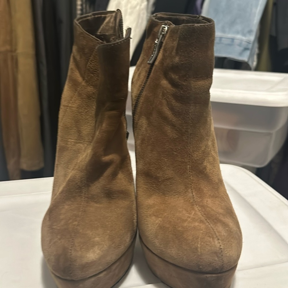 Suede BCBGenerations